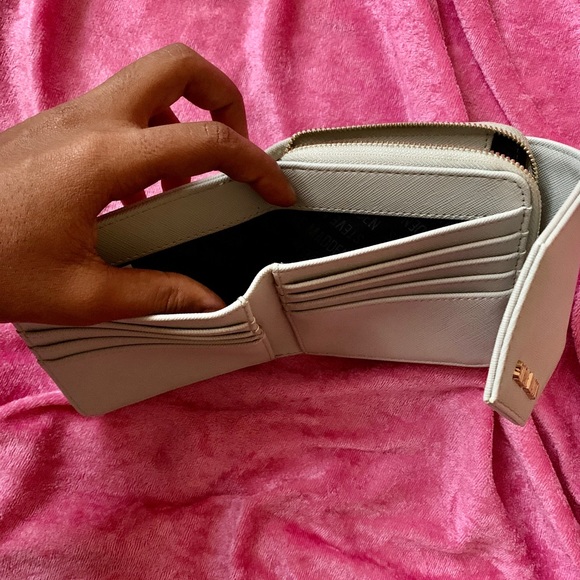 Wallet - Picture 3 of 4